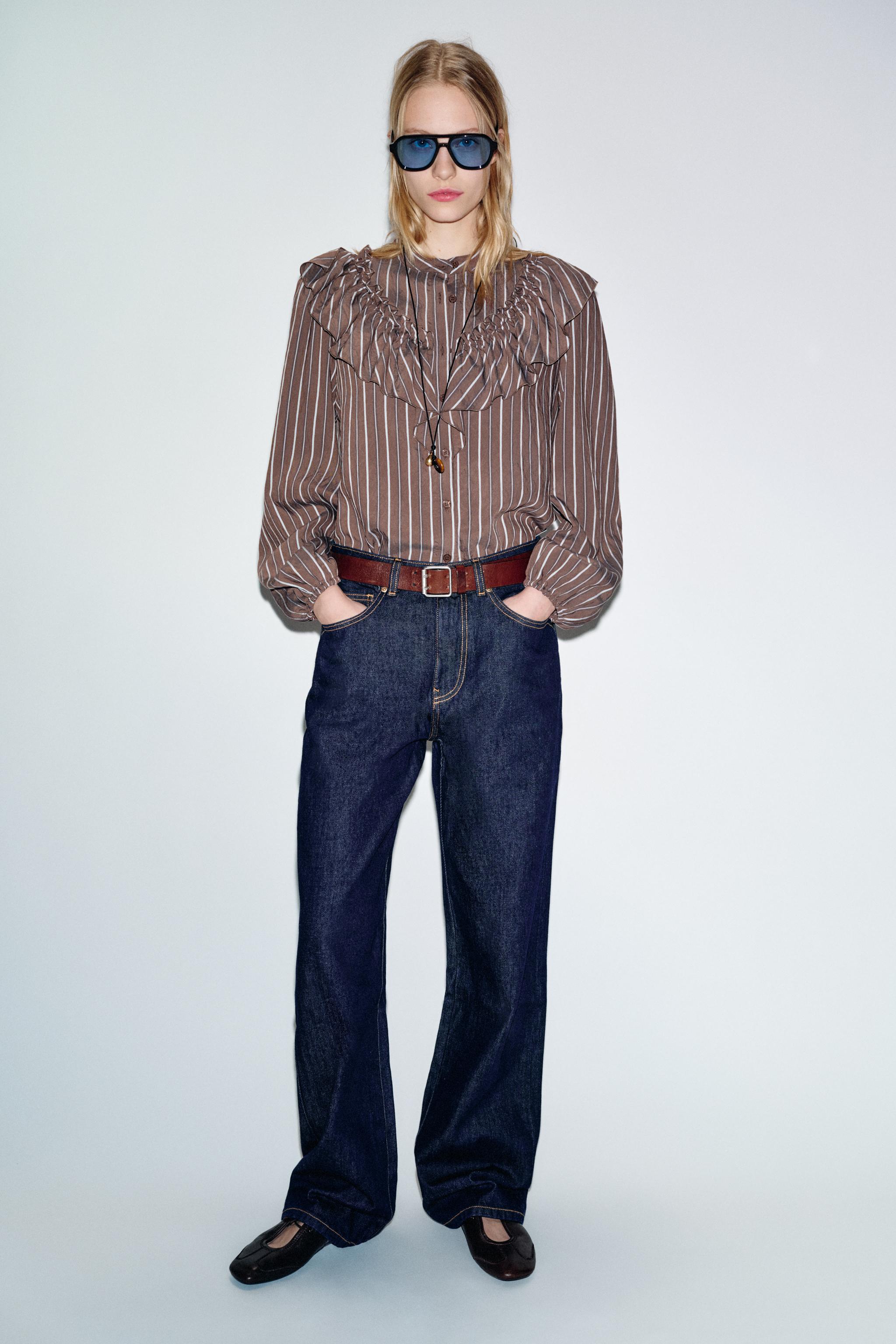 CHEMISE À RAYURES ET VOLANTS